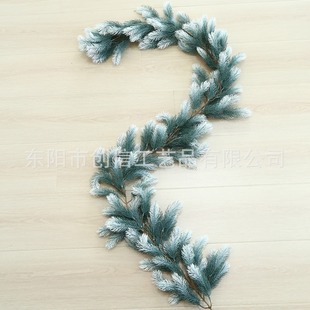 Factory Sold Nordic ins Style White Edge Gradient Christmas Wreath Hotel Window Imitation Rattan Christmas Ring