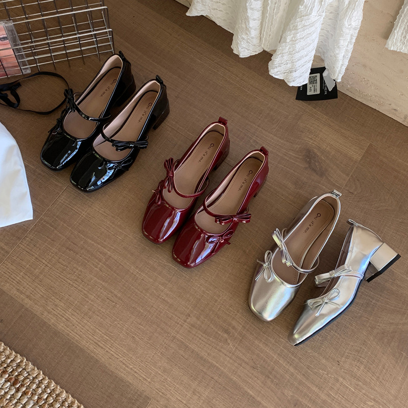 French Bow Flats Women's Shoes 2025 New Summer Soft Sole Shallow Mouth Mary Jane Square Toe Patent Leather Ballet Shoes