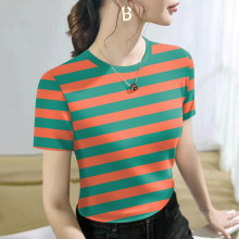 2025夏季新款时尚圆领短袖体恤衫女休闲宽松显瘦大码遮肉妈妈装