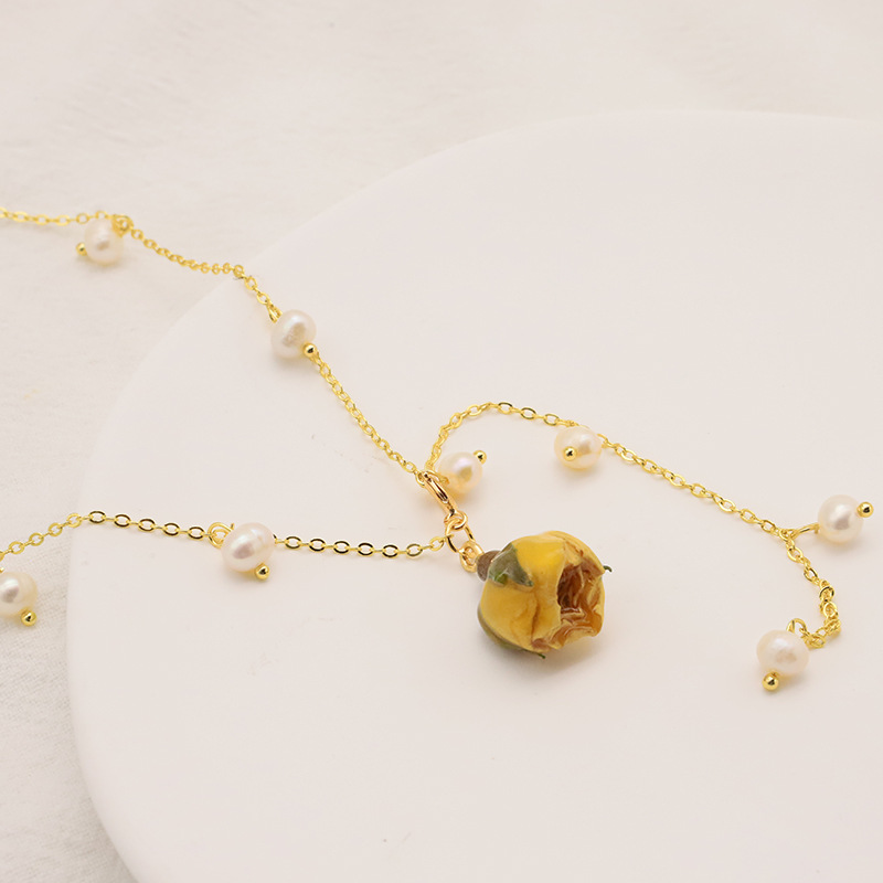 Luz europea y Americana de lujo natural de agua dulce de la perla suéter cadena nicho de alto grado de titanio collar de acero no se desvanece 18K chapado en oro image 5