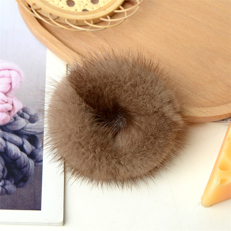 Simple Style Solid Color Plush Hair Tie display picture 1