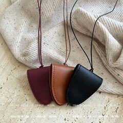 マグネット式メガネのストラップの首の革のネックレスのサングラスのサングラスの磁気は携帯の帽子を吸収してpu皮のメガネを挟みます。