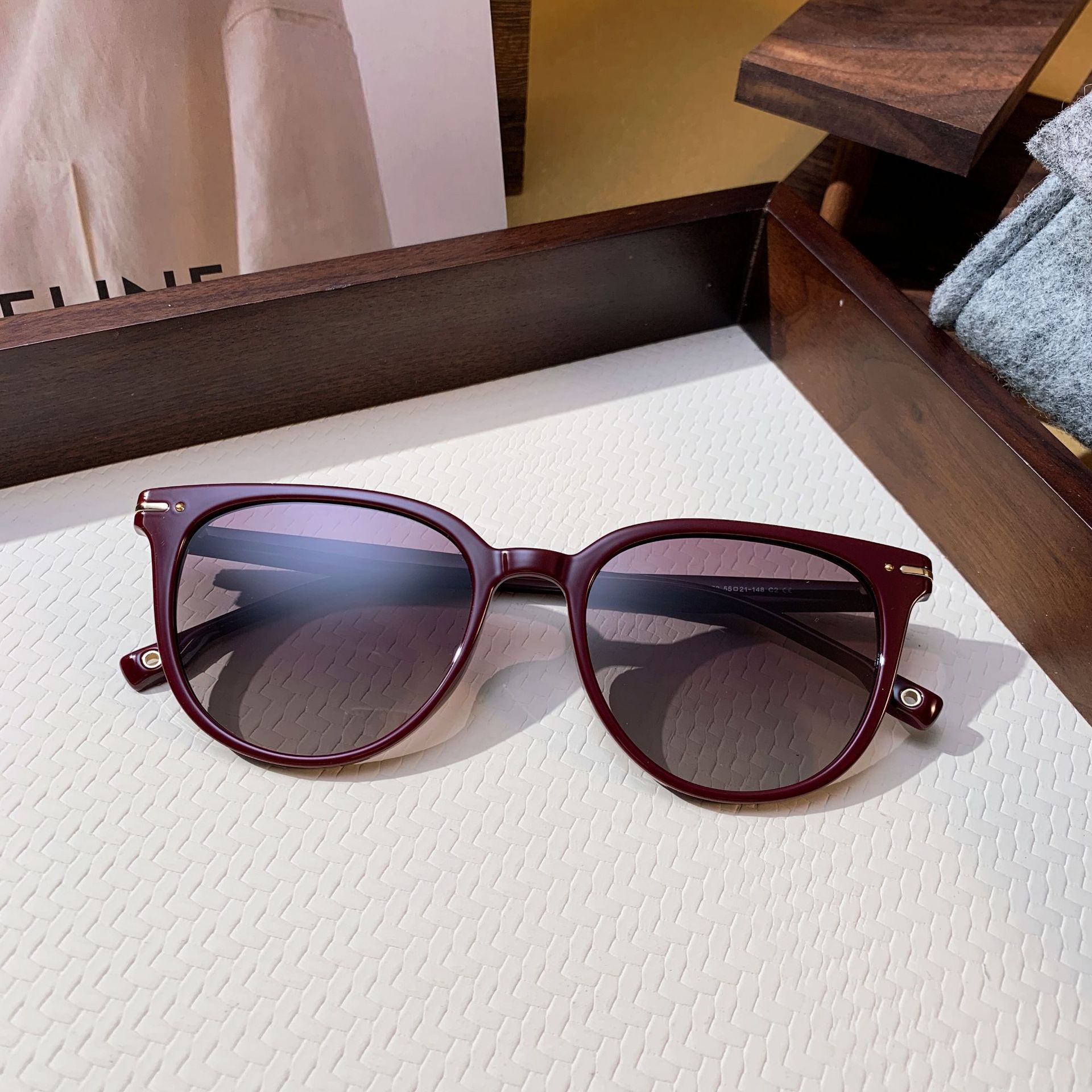 時尚街拍潮撘眼鏡批發遮臉顯瘦墨鏡 超輕太陽鏡