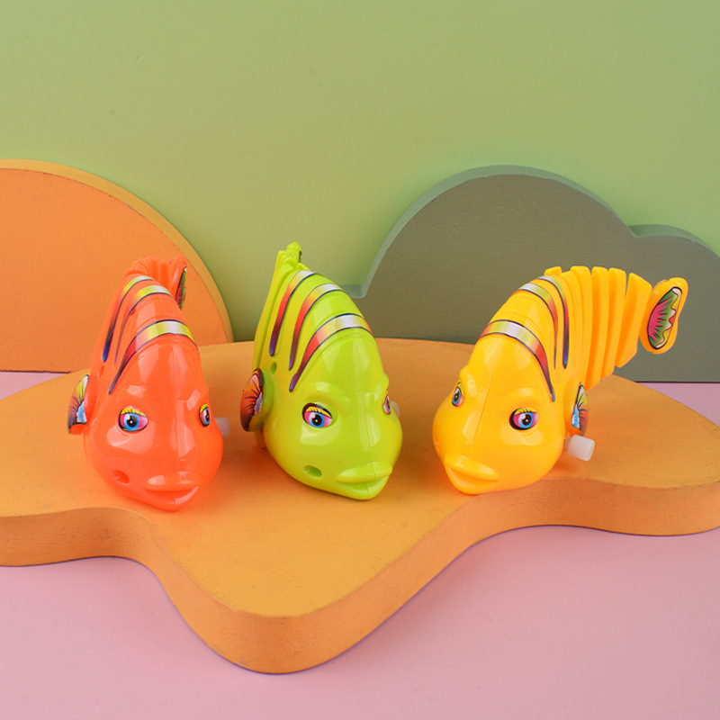 코일 스윙 물고기-색상 랜덤