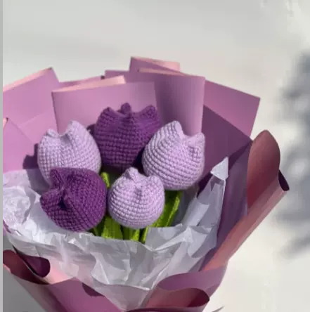 手工编织毛线花针织花束成品仿真花郁金香玫瑰仿真摆件女神妇女节