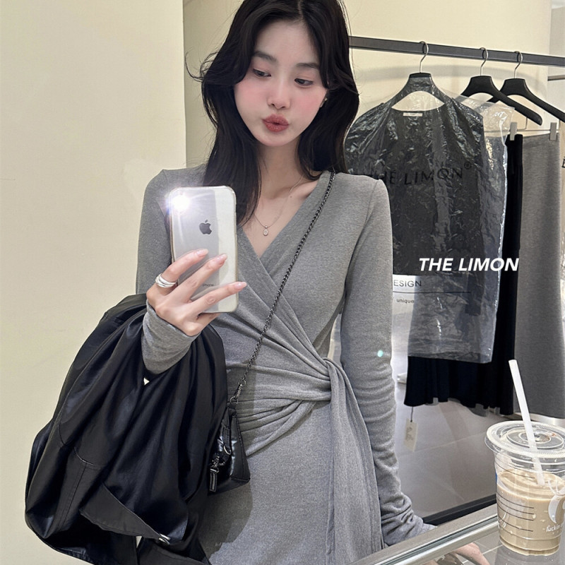 thelimon2025秋季新款设计感交叉V领长袖连衣裙女收腰显瘦裙子|undefined