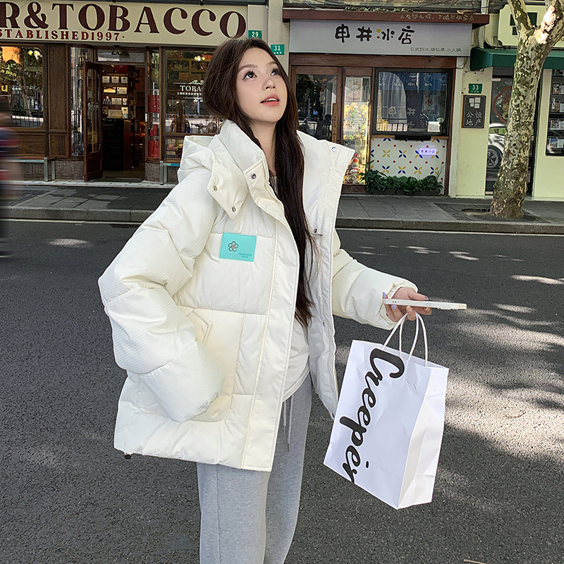 Ropa de algodón corta para mujeres 2024 invierno nuevo estilo de moda de grano de arroz grueso plumón ropa de algodón suelta con capuchón ropa de pan para estudiantes image 8