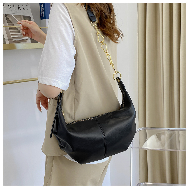 Simple Metal Chain Soft Leather Shoulder Bag display picture 11