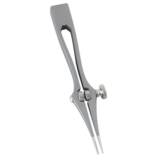 Adjustable spacing method for 1-6mm six-edge chop. Handmade DIY leather chopper. High carbon and high chromium stainless steel.