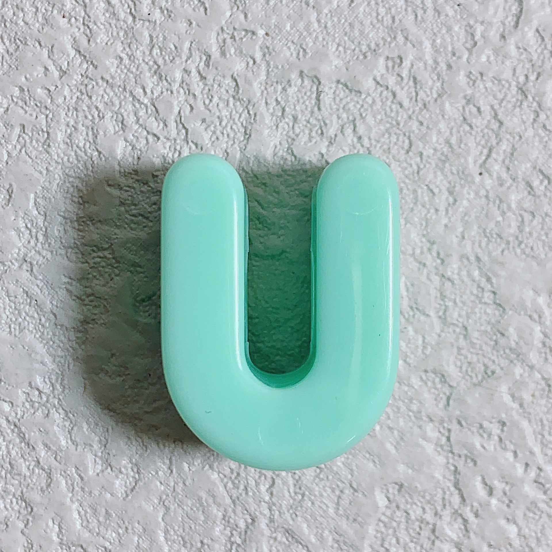 U (turquoise)