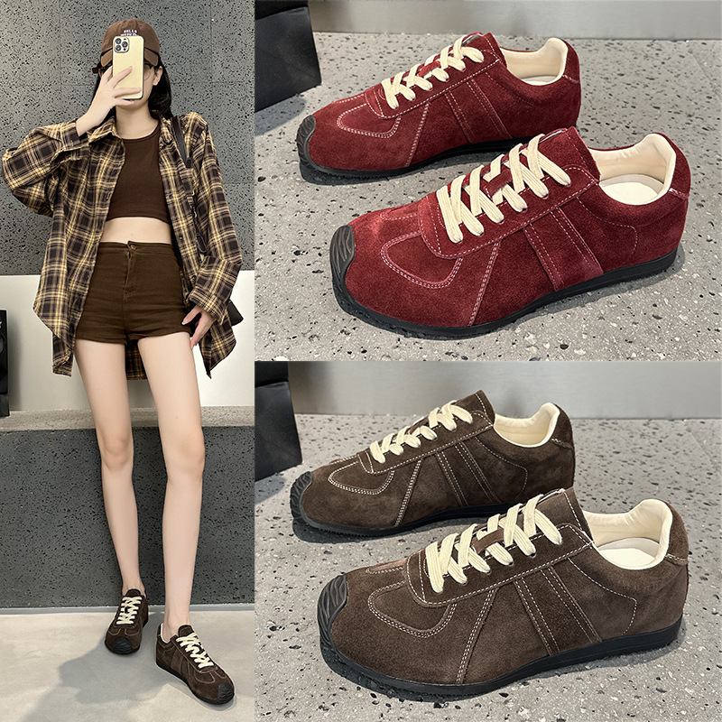 Women's Training Shoes 2025 Autumn New Retro Flat Lace-Up Niche Comfortable Soft Sole Casual Sneakers