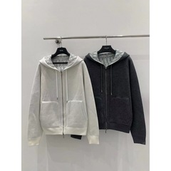 早秋の新型ニットジッパーパーカーの両面には、ゆったりとした女性ジャカードのアルファベットを着ることができます。