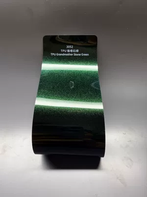 High-gloss TPU color car wrap PET color change film in mother-of-pearl green for Mercedes-Benz, in stock, wholesale, direct from the manufacturer (Auto Color Change Film) - tpu-mercedes-benz-emerald-green-dry-adhesive-15215m