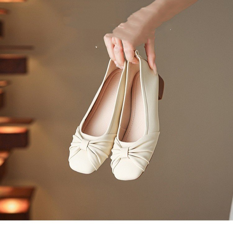 Summer white shoes flat