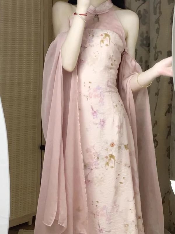 新しい中国風の改良されたチャイナドレス婚約ドレスハイエンドライト高級ニッチ中国風ピンクホルターネックドレス女性のための春と夏|undefined