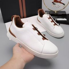 ヨーロッパのトレンディな紳士靴、ファッショナブルで通気性のあるビジネスハイエンドのスリッポン本革カジュアルトレンドスニーカー、ファッショナブルで多用途