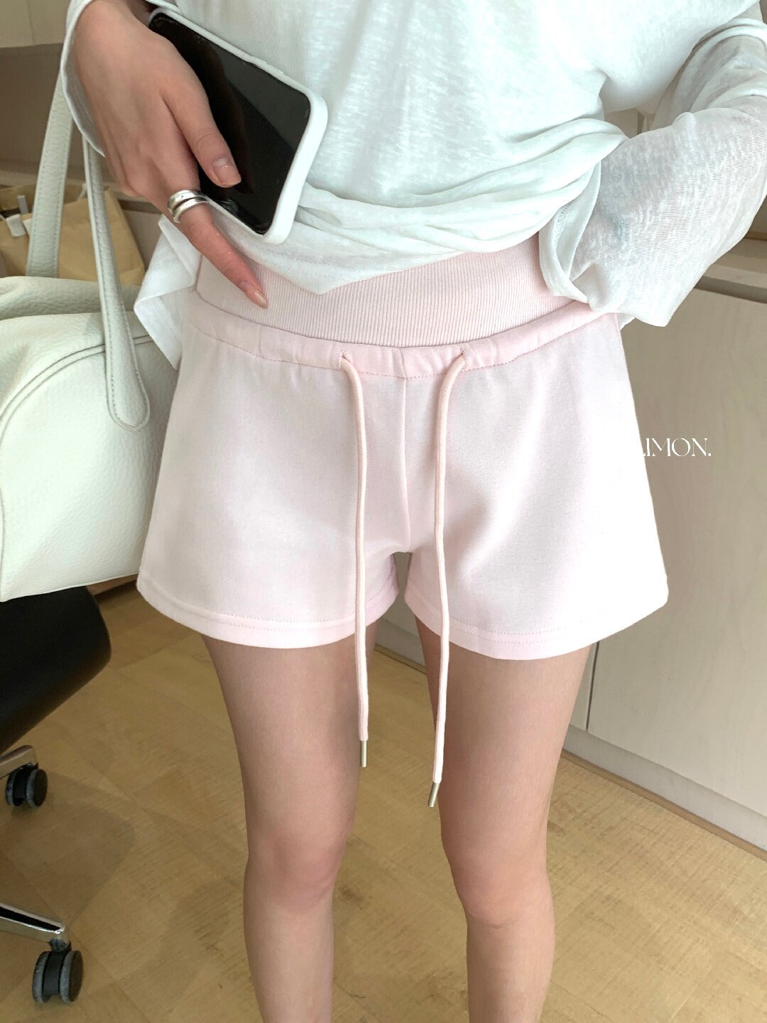 Quần short thể thao nữ cạp cao rút dây dáng suông — màu đen, màu hồng, xám nhạt, màu trắng chi tiết 31
