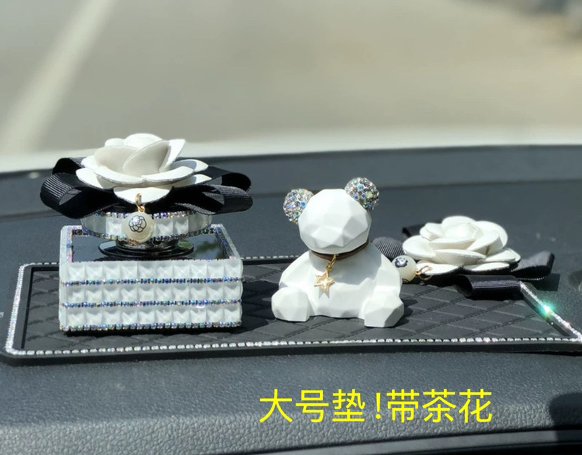 Corona modelo de automóvil adornos de automóvil almohadilla de plumas accesorios de automóvil adornos de automóvil decoración de automóvil en línea para chicas