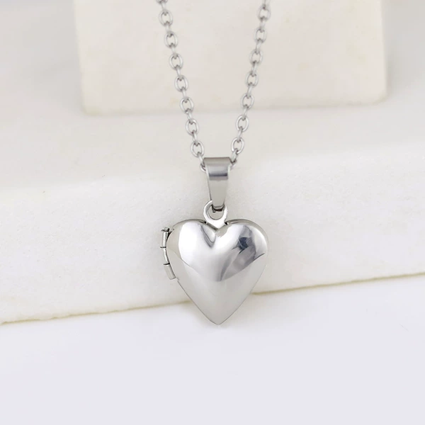 Glossy steel necklace heart shaped, 15mm