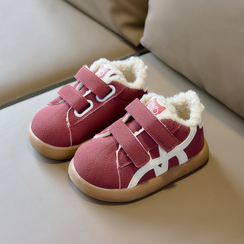 Zapatos de algodón para niños 2025 invierno coreano de piel esmerizada bebé de cordero y zapatos de skate de lana al por mayor