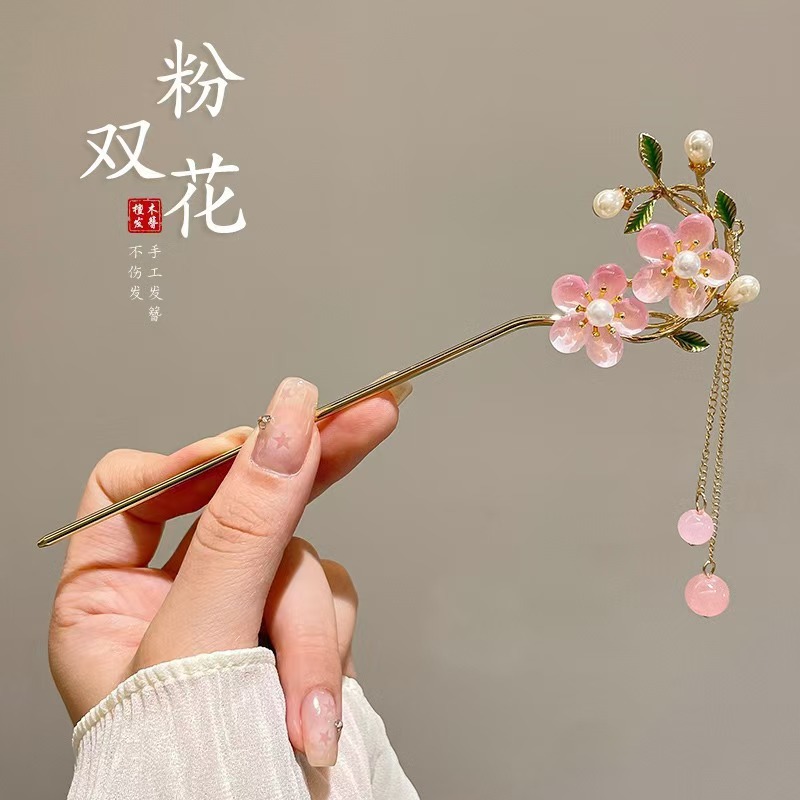 Otoño y invierno flores rojas bordas pinzas de cabello para mujeres nuevos pinzas de estilo chino antiguo estilo chino pinzas de cabello pinzas de cabello de Año Nuevo al por mayor
