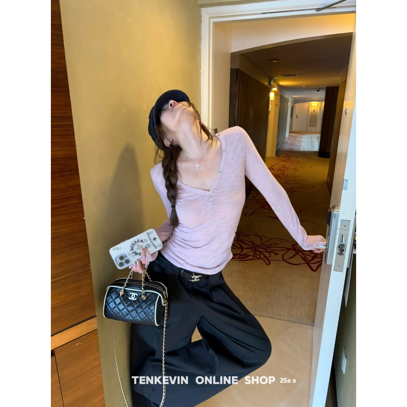 In Stock 2025 New Autum Pleated V Neck Long-Sleeved T-Shirt Women's Slimming Look Slightly See-Through Waist Pink Top In Stock 2025 New Autum Pleated V Neck Long-Sleeved T-Shirt Women's Slimming Look Slightly See-Through Waist Pink Top