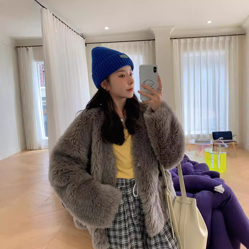 Tuscany 25 Autumn and Winter New Lamb Fur Integrated Coat, Shearling V-Neck Short Fur Coat for Women