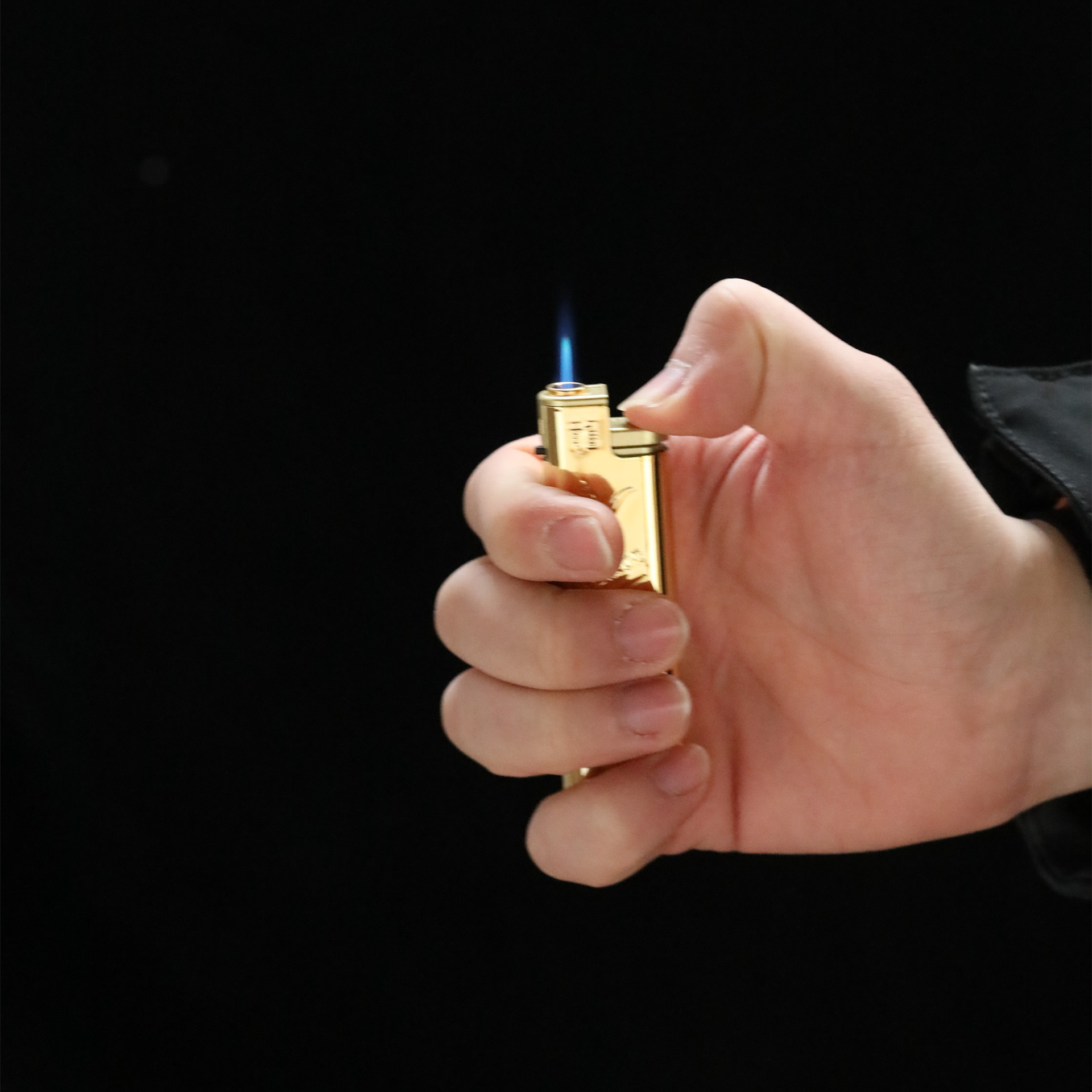 LB_M9277.jpg