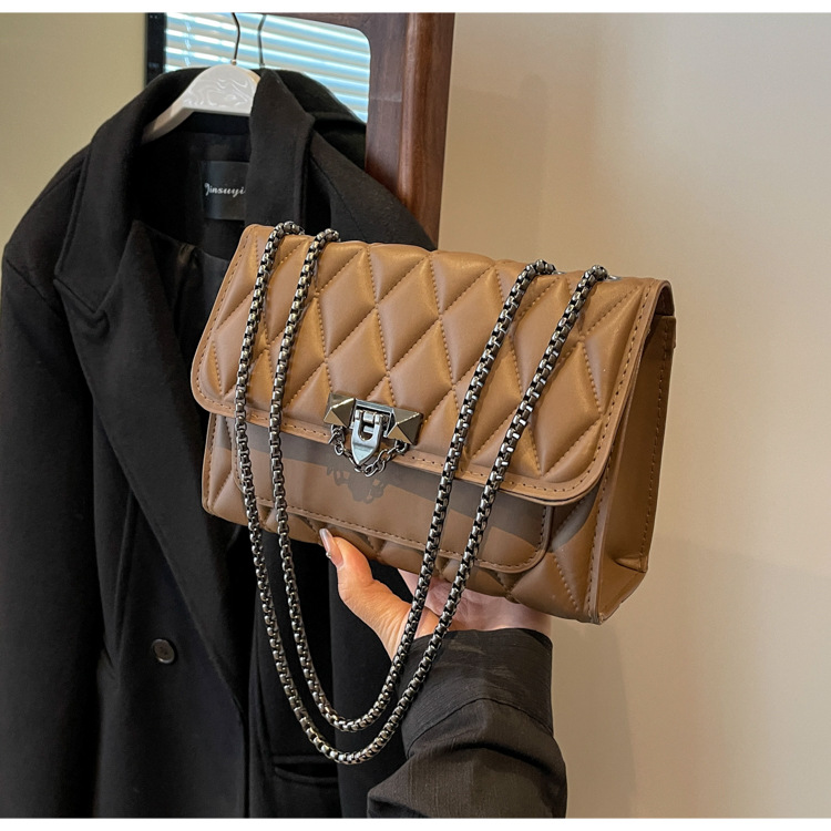 Alta textura nicho diseño personalizado moda bolso de las mujeres 2024 invierno nueva cadena rombo solo hombro bolsa de las axilas