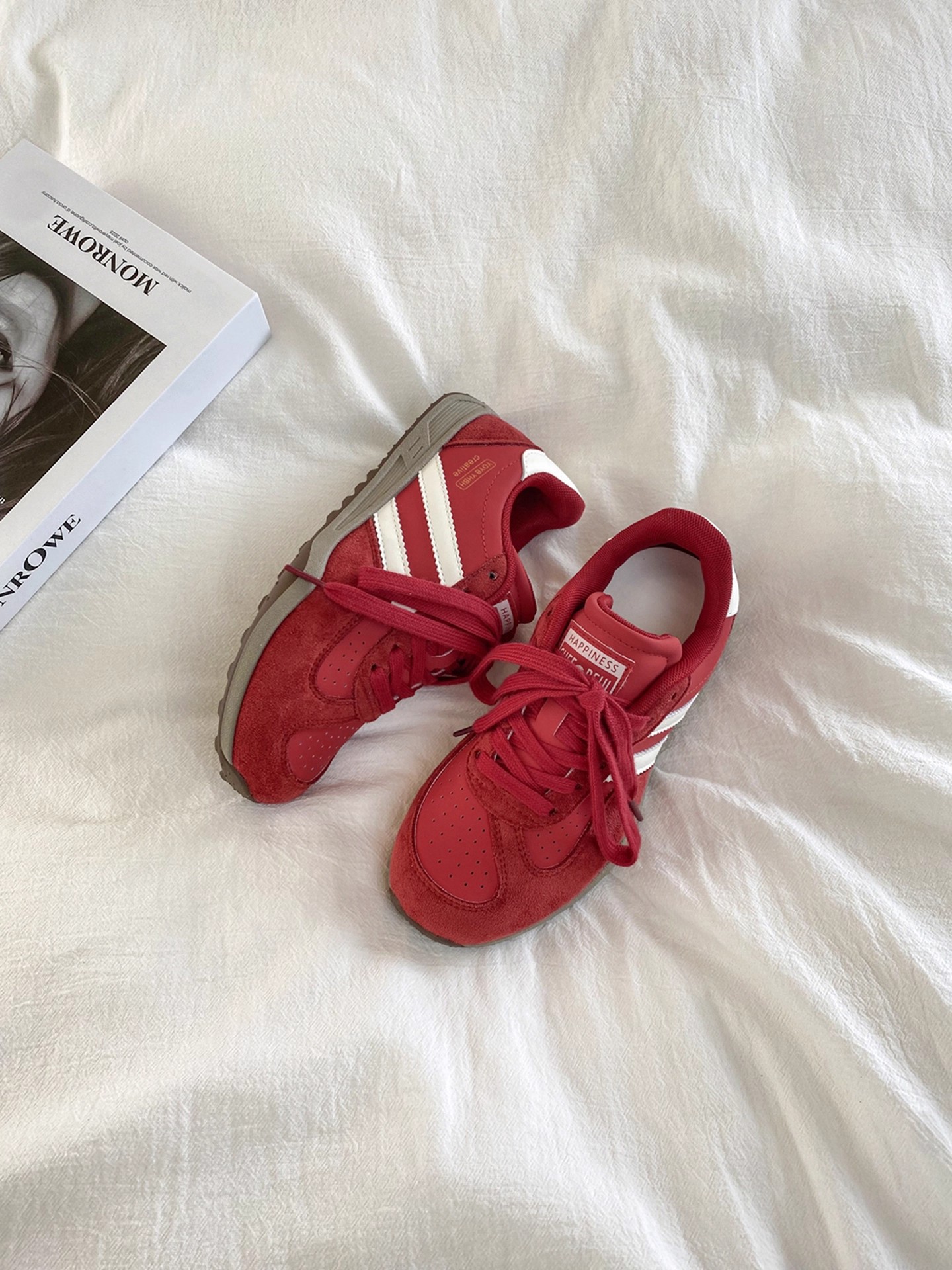 2026 nuevo nicho de diseño de zapatos de entrenamiento para estudiantes dulce de moda casual zapatos bajos zapatos blancos