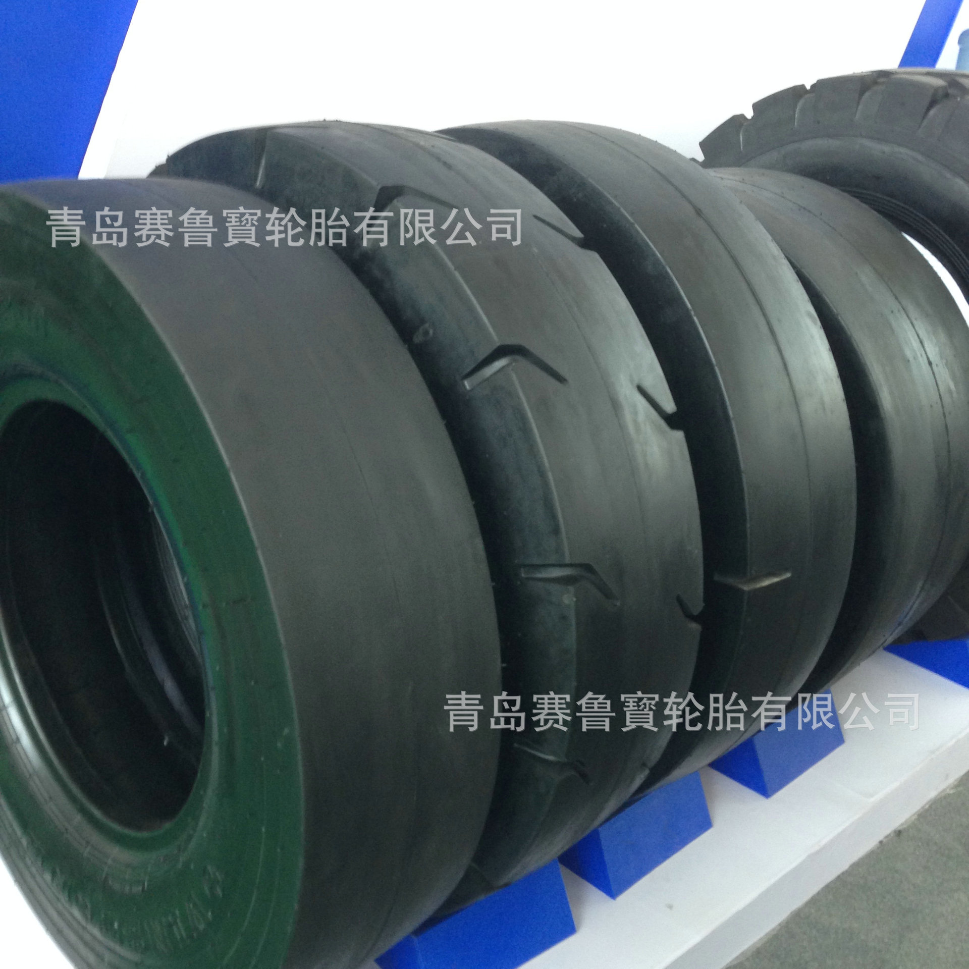 9.00-20 斜交工程压路机 井下铲车胎 L-5s光面胎