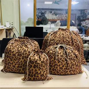 ����ռ{���������m�����y���K���ڴ��q����Ʒ���b��������С����