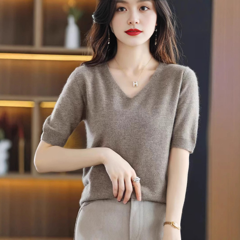 Quarter-Sleeve Bottoming Knitwear for Women, V Neck Pullover Knitwear, Loose Casual Korean Style Half-Sleeved Top, Mid-Sleeve