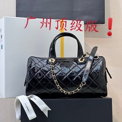 広州バージョン 25A 新しいスモールフレグランススタイルブラックオイルワックス牛革ダブル C ボウリングチェーンポータブルショルダークロスボディバッグ女性のための
