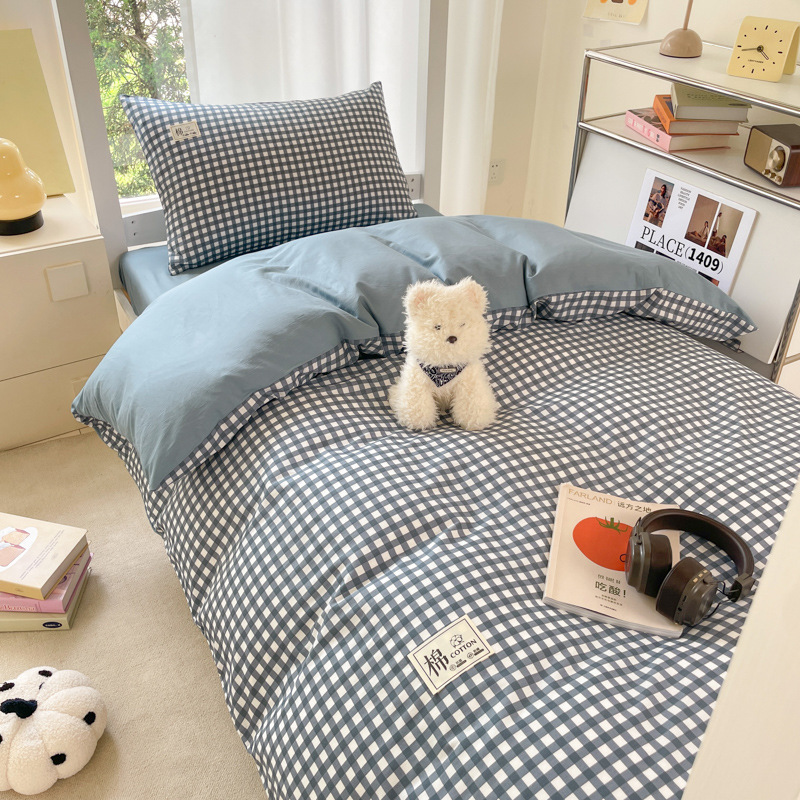 Temporada de apertura cama de dormitorio de estudiantes de color sólido de tres piezas de algodón puro 2025 nuevo estilo sábana cubierta de edredón sábana