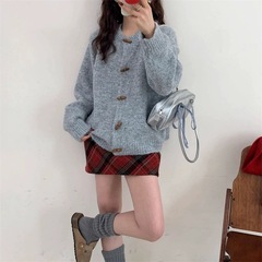 2025秋冬季温柔氛围感复古牛角扣针织开衫女宽松软糯休闲毛衣外套