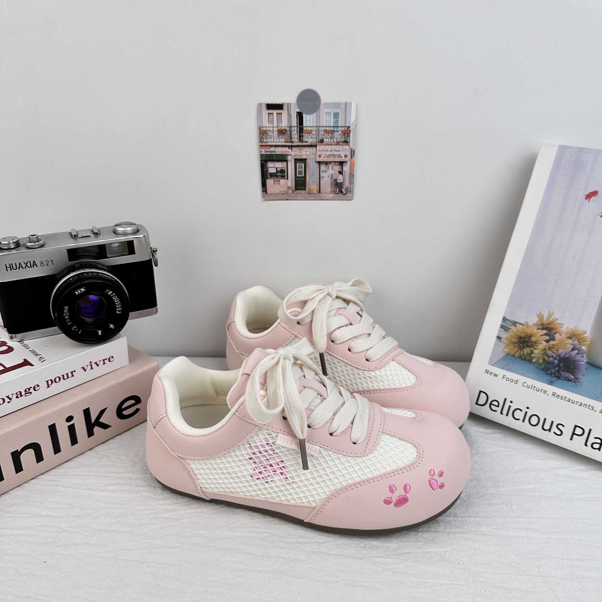 Zapatos de entrenamiento de Bode transpirables zapatos blancos zapatos de skate para mujeres 2025 verano nuevos lindos zapatos de malla de dibujos animados Gump