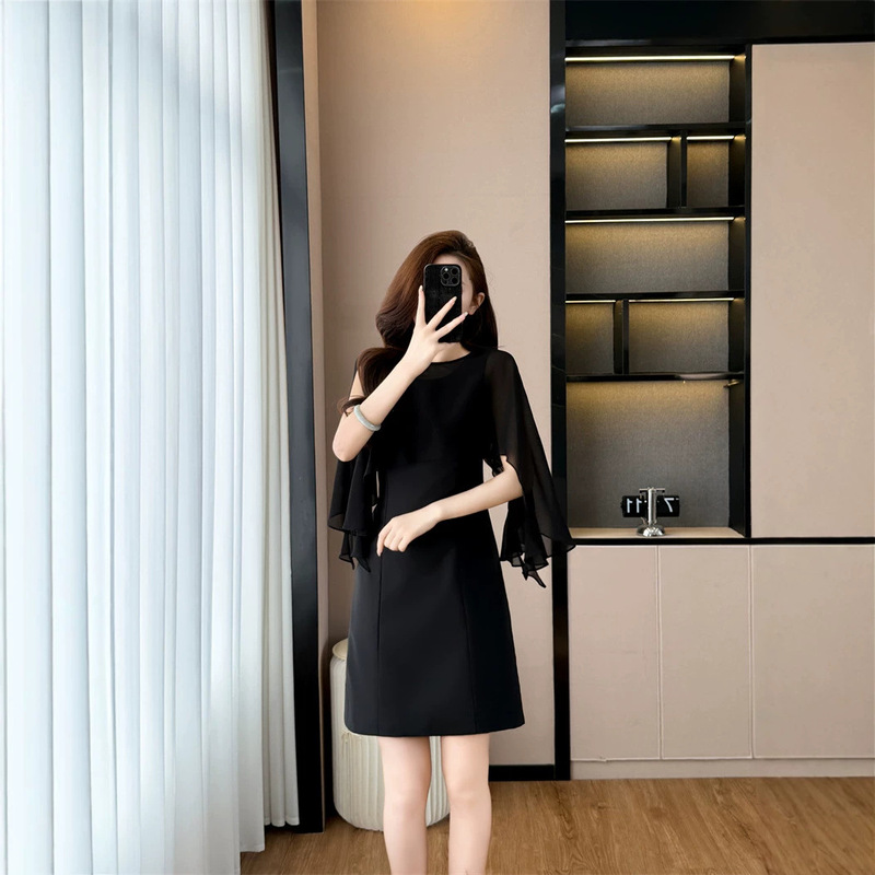 Plus-Size Women's Elegant Black Dress with Fluttering Sleeves, 2026 New Style, Full of Vertical Elegance, Formal Dress