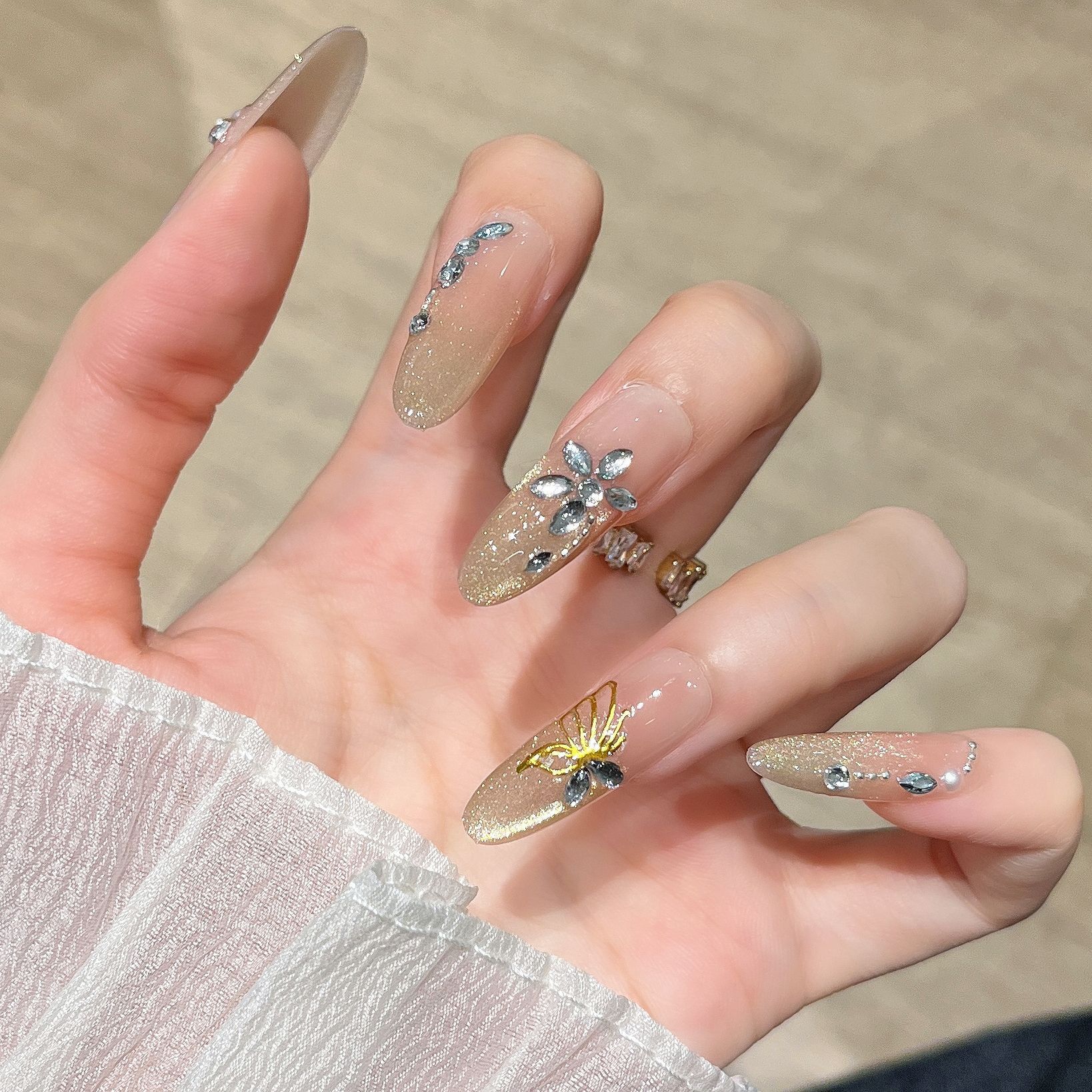 Uña hecha a mano pura al por mayor ojo de gato mariposa manicure parches de uñas falsas desmontables productos terminados de alta calidad