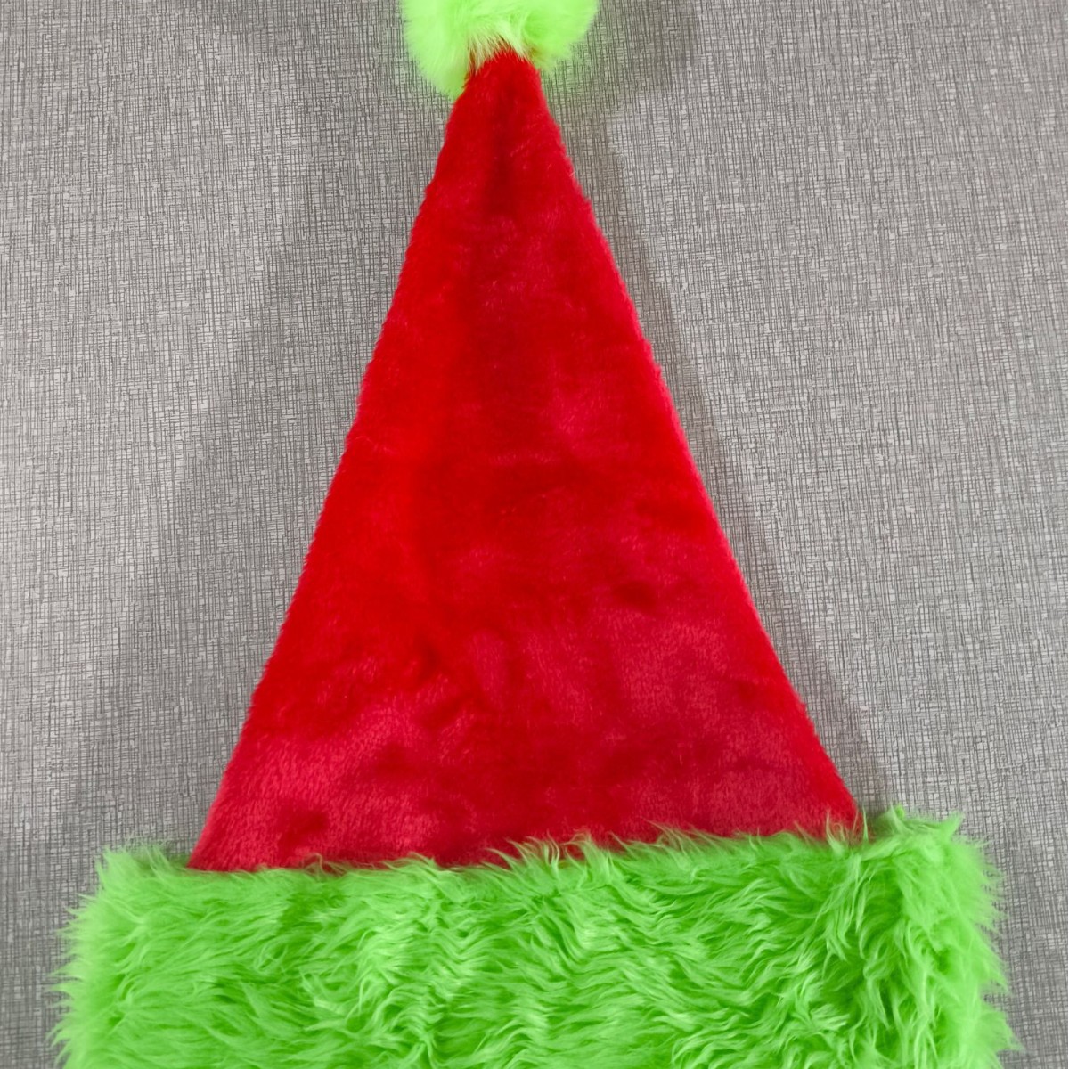 Sombreros de Navidad rojos y verdes transfronterizos nuevos sombreros de Navidad peculiares suaves de peluche corto decoración de sombreros de Navidad rojos y verdes