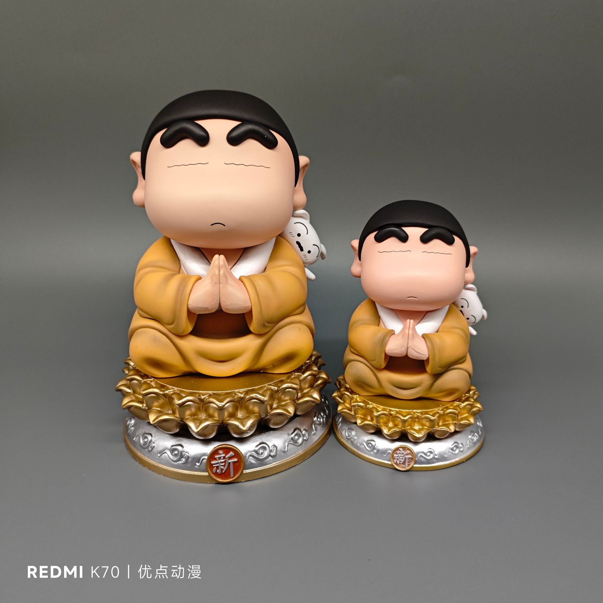 CRAYON XIAOXIN BUDDHA RUYI XIAOXIN 스몰 사이즈 박스 핸드 헬드 자동차 장식품 인형 모델 도매 국경