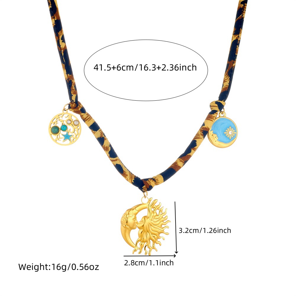 European And American Retro Cotton Necklace Heart Romantic Portrait Creative Pendant Clavicle Chain