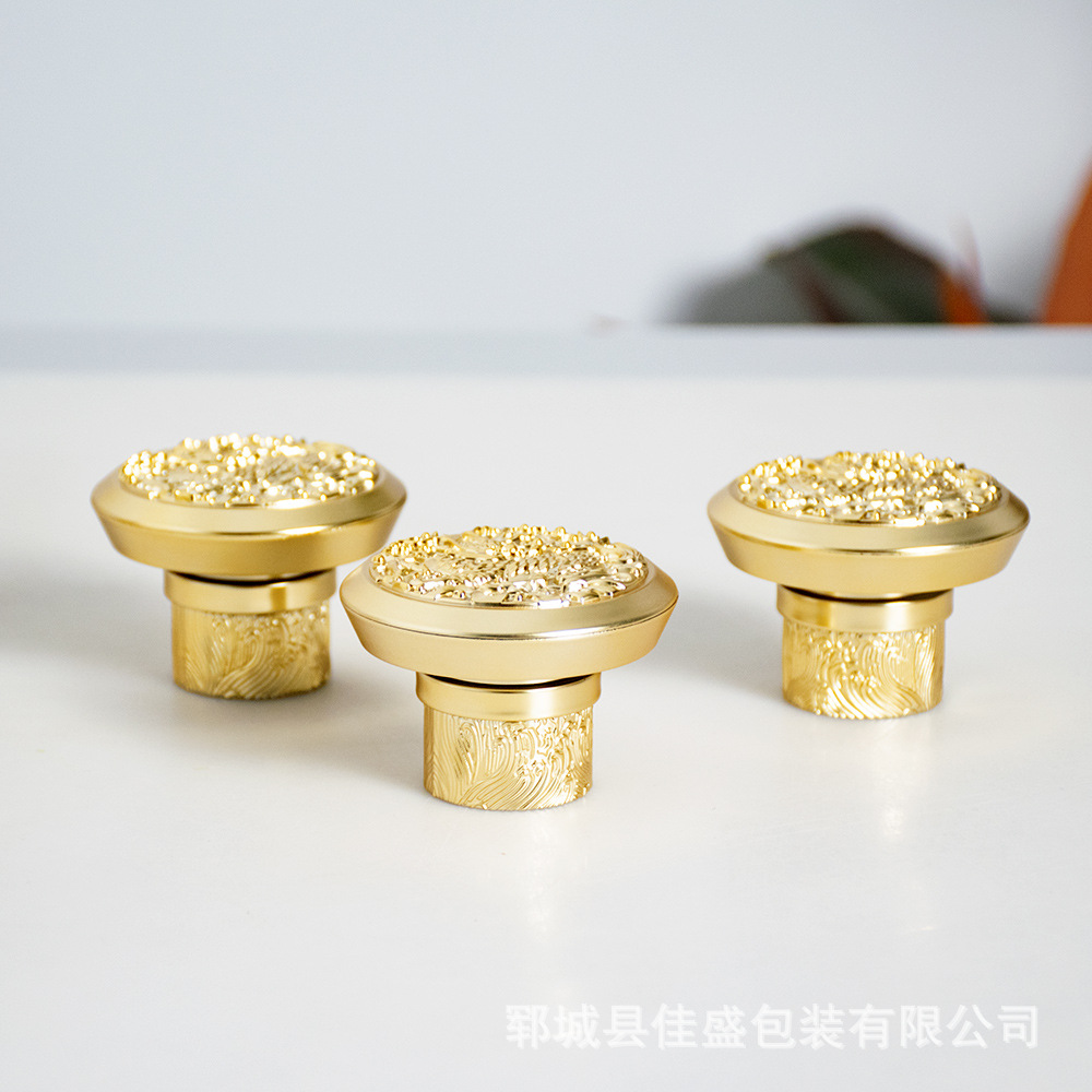 厂家批发酒瓶盖通用型塑料酒瓶盖白酒瓶密封盖瓶盖免费适配瓶盖