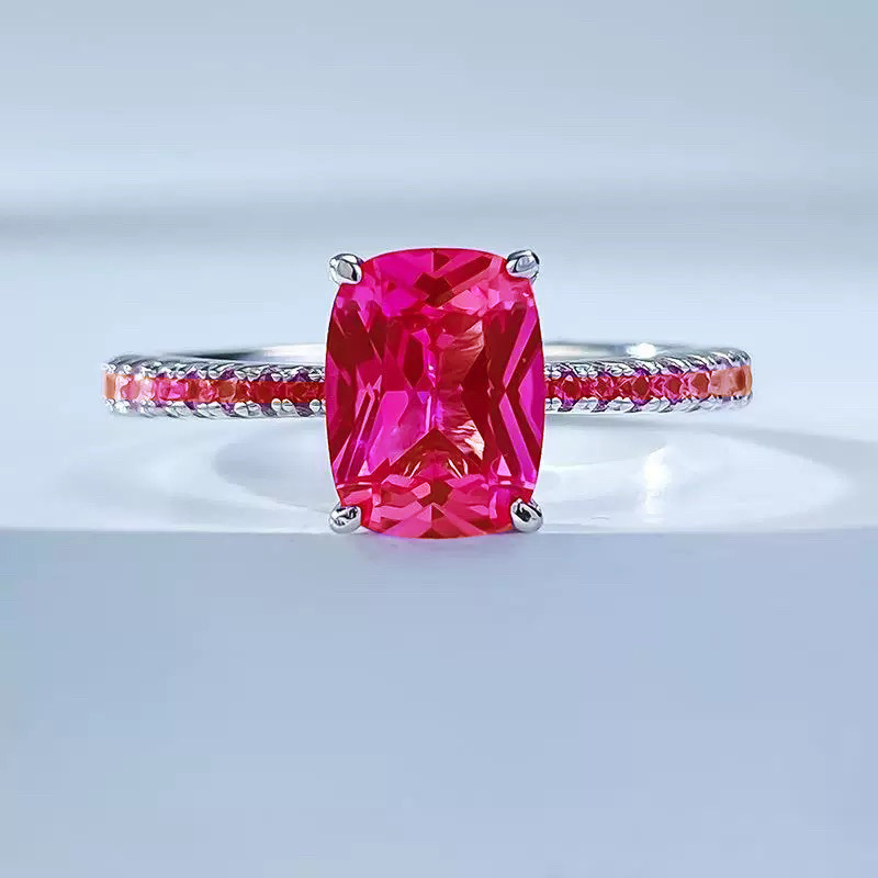 Elegant Rectangular Emerald Ring With Carbon Diamonds Fine Gold_voghion.com