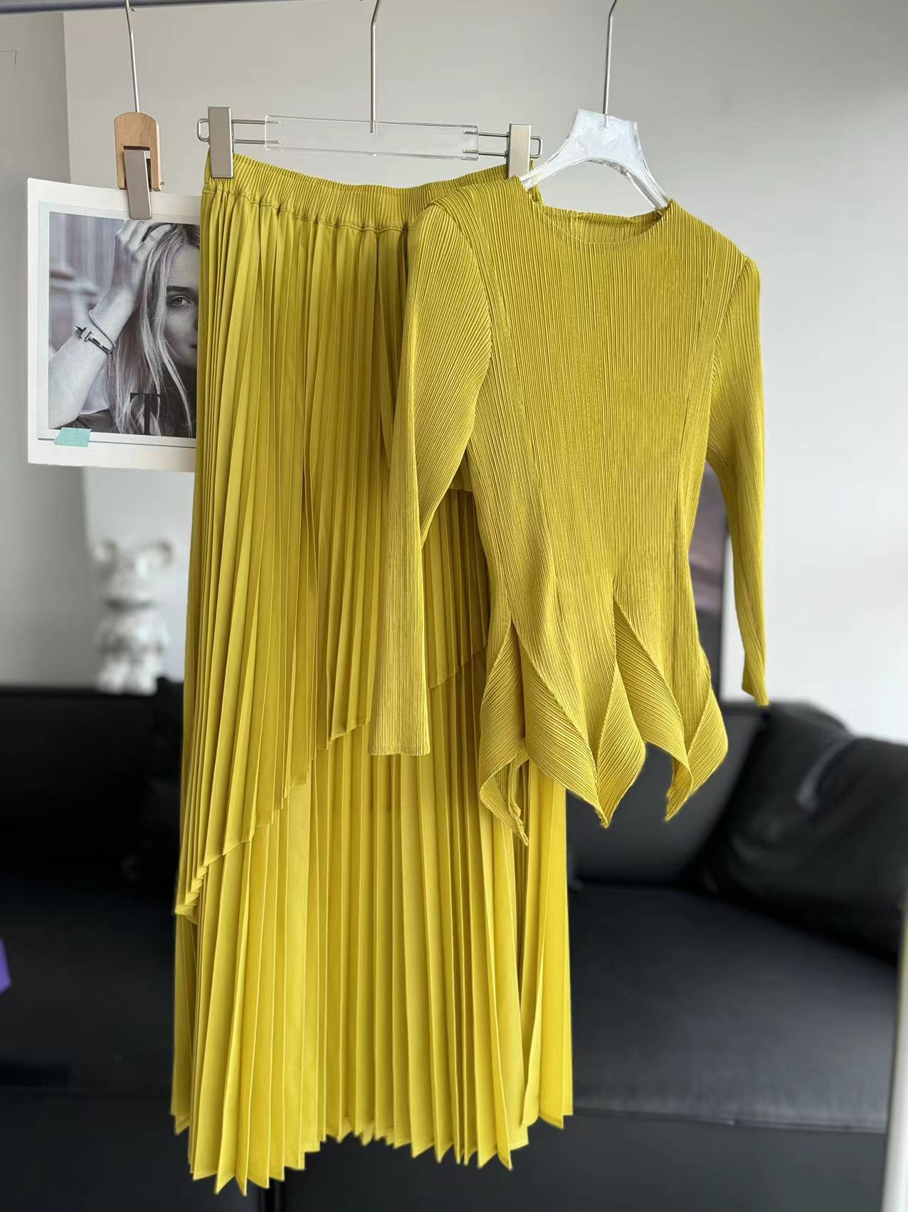 Women's Clothing solid color evening dress long sleeve two piece set floral hem elastic waist skirt top elegant commuter suit_voghion.com