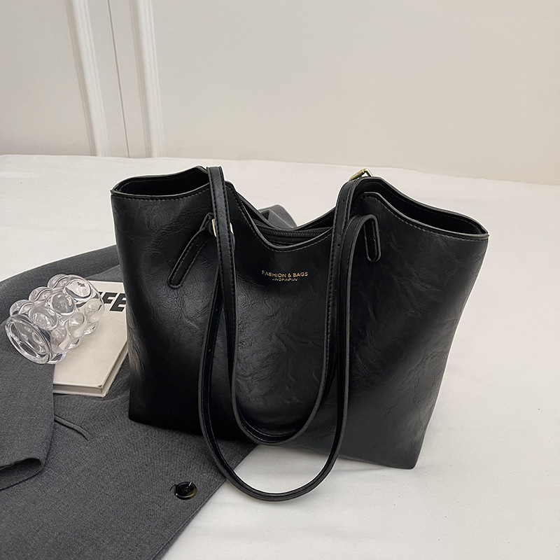 Luxury Niche Large Capacity Women's Handbag 2025 New Trendy Versatile Shoulder Bag High-End Commuter Tote Bag - Thumbnail 6