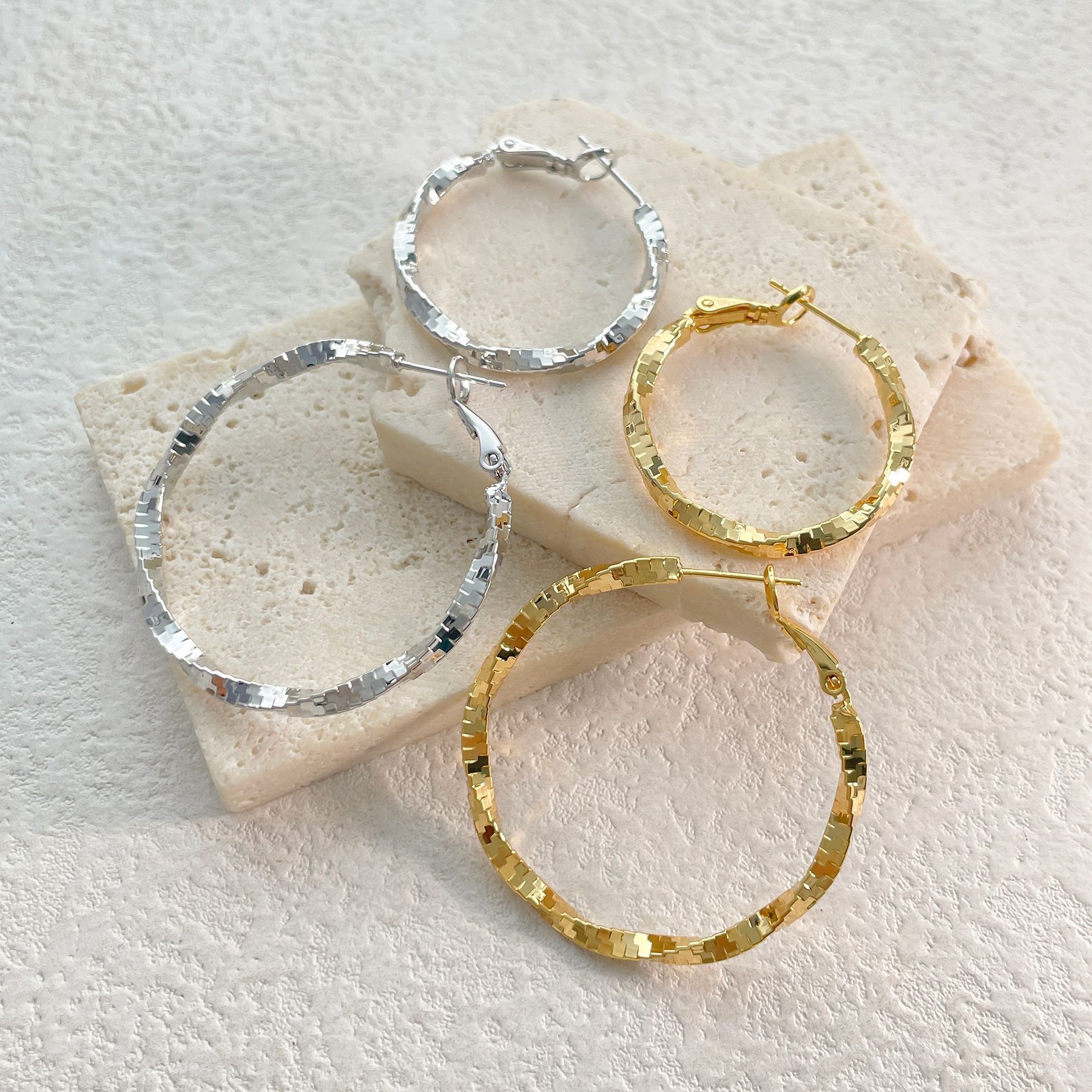 Real gold-plated chunky silver exaggerated large hoop earrings, unique cool and elegant style, brass plated real gold earrings