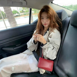 女式T恤;连衣裙;女式衬衫