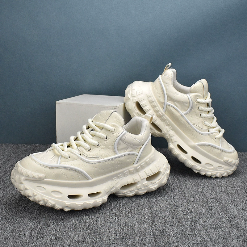 Мужские кожаные кроссовки в корейском стиле, белые, повседневные, на толстой подошве, универсальные, дышащие, низкие, модные весенние 2025 года.