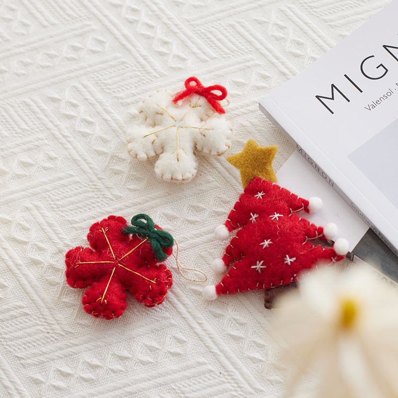 Madera de 8cm de lana fieltro colgantes de nieve decoraciones de árbol de Navidad mini accesorios DIY hechos a mano decoraciones de Navidad